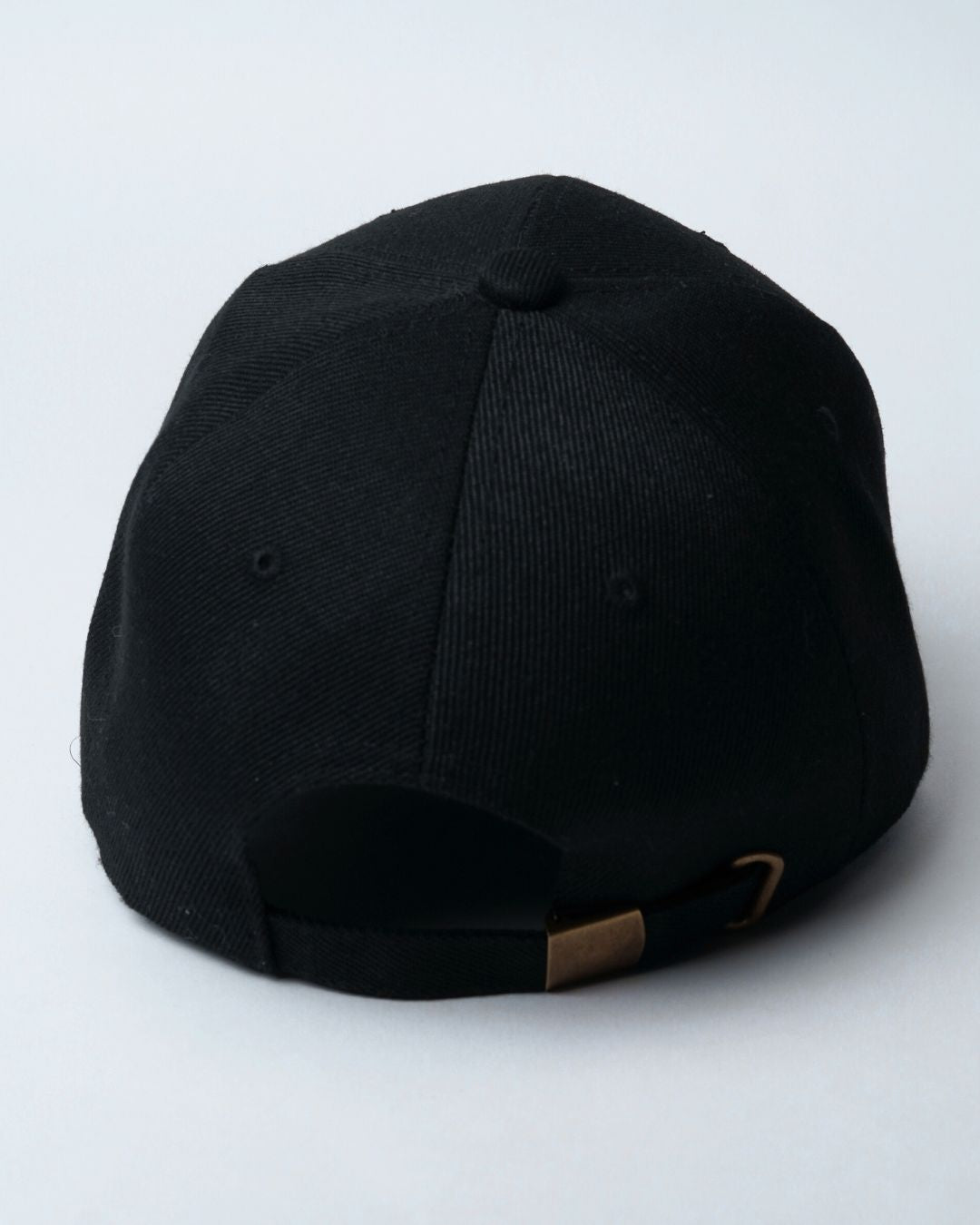 Gorra negra Black Book® blanco