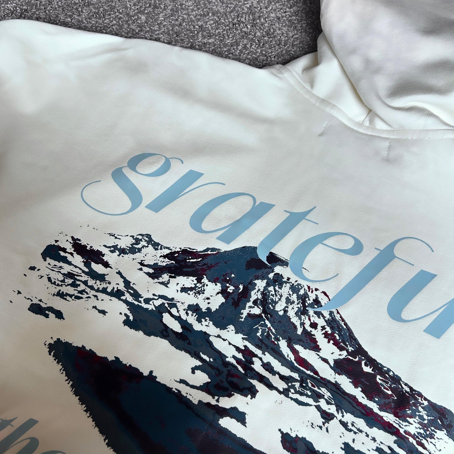 *NEW* Hoodie Boxy Fit Grateful Crema