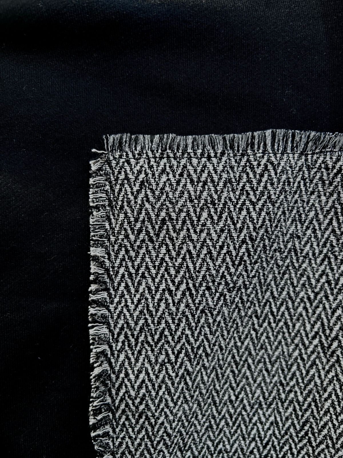 *NEW* Hoodie Boxy Fit Heritage Negro